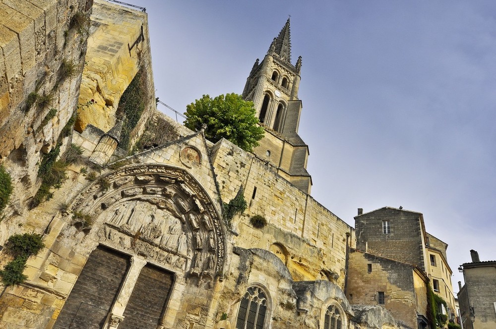 Porche église Saint-Emilion classé UNESCO