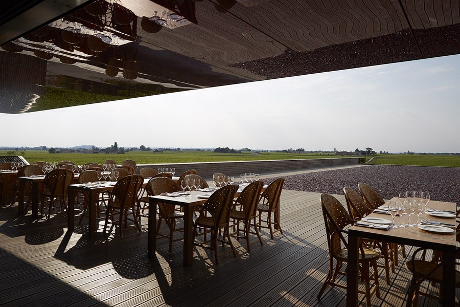 Terrasse restaurant vue panoramique vignoble